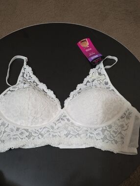 Maidenform White Lace Bralette with Floral Lace Detail No Wire